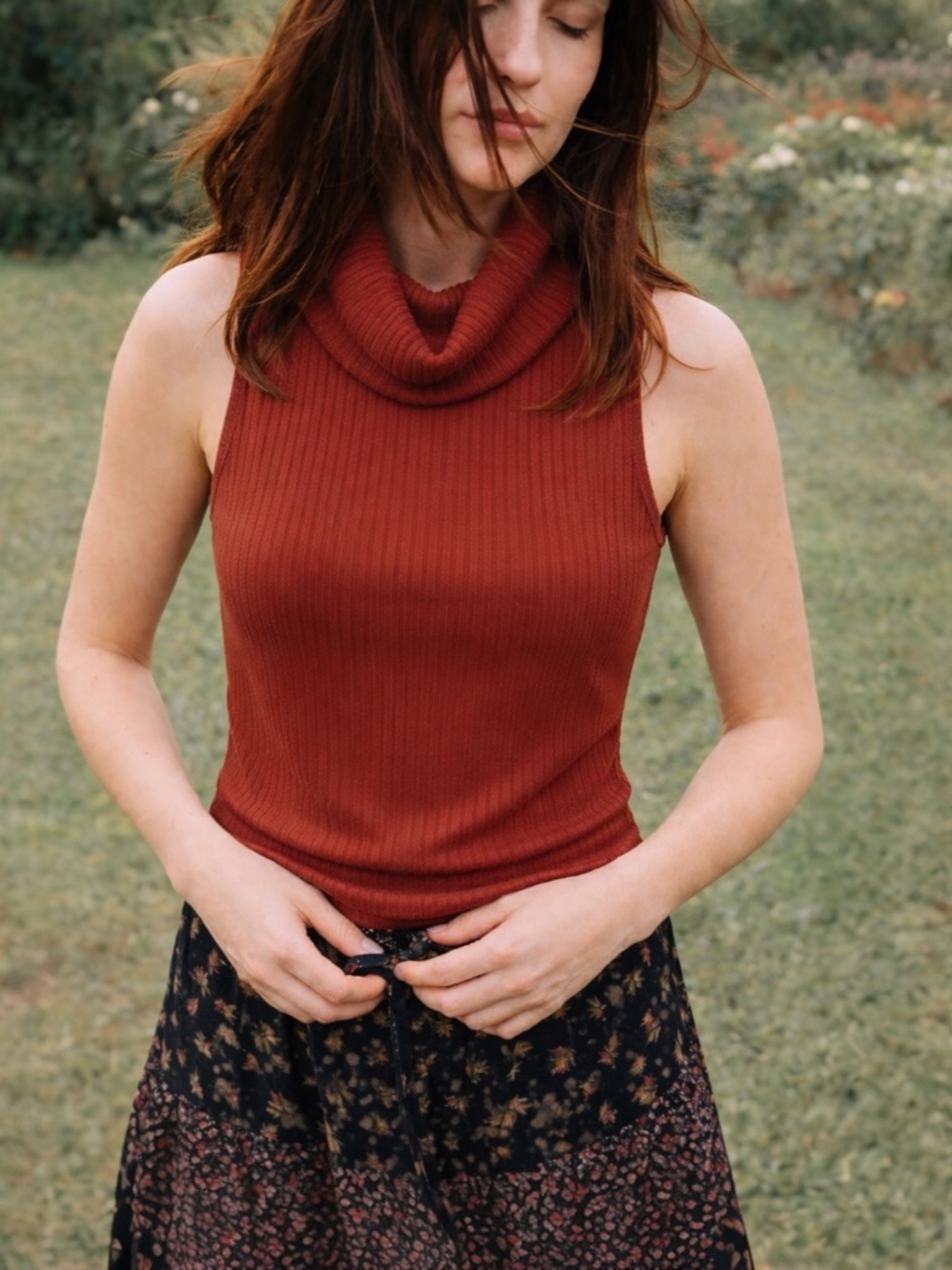 Urban Outfitters Ribbed Sleeveless Turtleneck Top Rust Brown XS 90s Retro Vibe